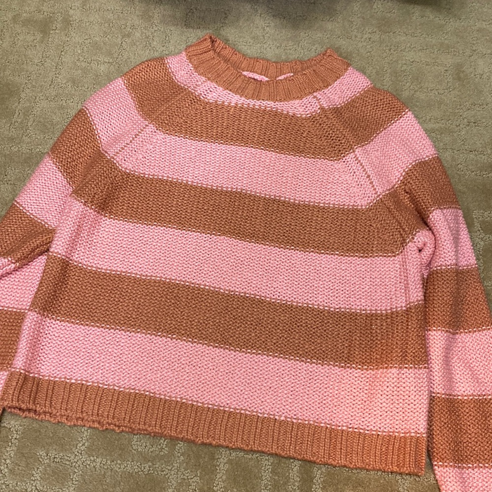 Girls billabong sweater